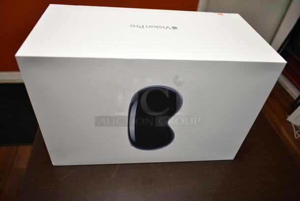 BRAND NEW IN BOX! Apple A2117 Vision Pro. 256 GB. - Image 2 of 5