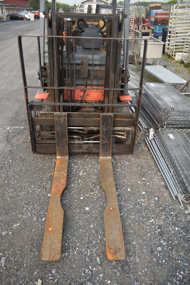 Toyota 7FGCU20 Truckers Boom Forklift Truck With 11,040.6 Hours And 3,800LB Capacity. Unit has Fork Positioner and Side Shift. Unit has a Simplex Mast - Fork Height Max 6'. Tested and Does Not Power On - Image 6 of 12