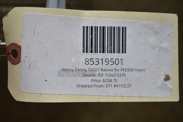 2 BRAND NEW SCRATCH AND DENT! Items; Henny Penny 17801 Basket for PFG600 Fryers and Henny Penny 19501 Basket for PFE500 Fryers . 2 Times Your Bid! - Image 4 of 6