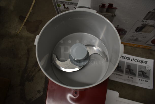 BRAND NEW SCRATCH AND DENT! Robot Coupe R2B Stainless Steel Commercial Countertop Food Processor w/ Bowl, Lid and S Blade. 120 Volts, 1 Phase. Tested and Working! - Image 9 of 10
