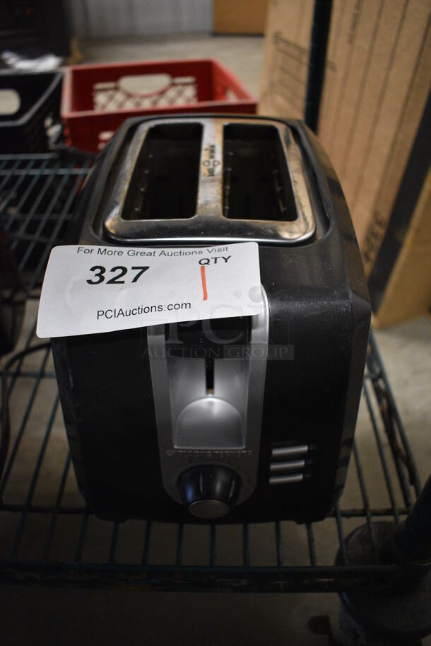 Black & Decker Metal Countertop 2 Slot Toaster. 7x11x8