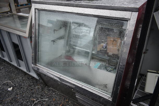 Metal Commercial Floor Style Deli Display Case Merchandiser. Does Not Have Compressor - Image 1 of 3