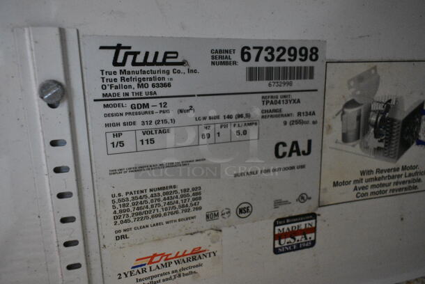 True GDM-12 Metal Commercial Single Door Reach In Cooler Merchandiser w/ Poly Coated Racks. 115 Volts, 1 Phase. Tested and Working! - Image 4 of 4