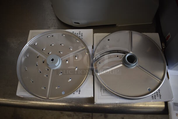 BRAND NEW IN BOX! Robot Coupe Model R2N Metal Commercial Countertop Food Processor w/ Bowl, Lid, S Blade, Continuous Feed Head, 27577 Grater Blade, 27566 Slicer Blade. 120 Volts, 1 Phase. 8x11x18. Tested and Working! - Image 5 of 9