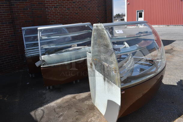 Metal Commercial Curved Remote Deli Display Case Merchandiser. Does Not Come w/ Compressors. Comes In Three Pieces. Pictures of Item In Use Are Attached. 63x39x56 Each Piece. - Image 5 of 8