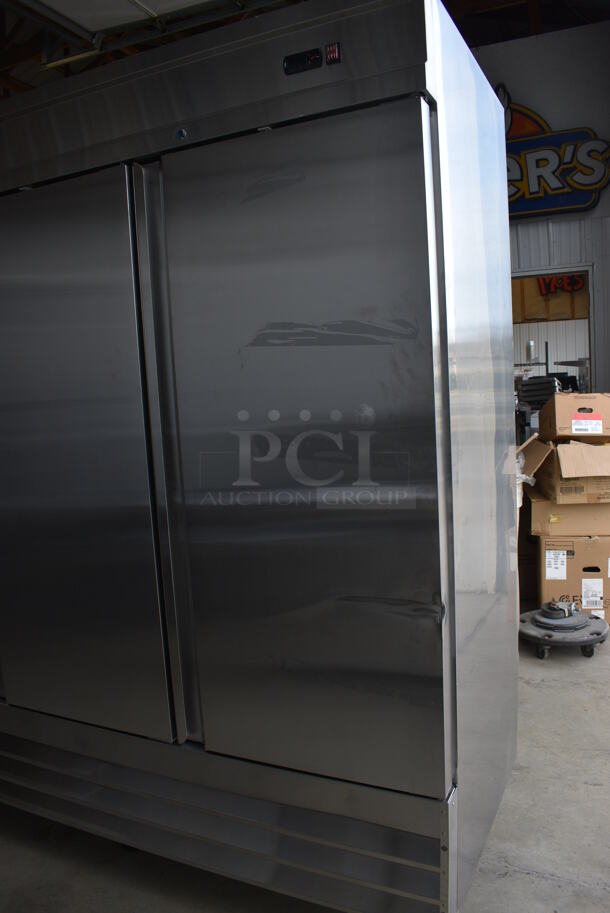 BRAND NEW SCRATCH AND DENT! Avantco Model 178SS3RHC Stainless Steel Commercial Three Door Reach In Cooler w/ Poly Coated Racks on Commercial Casters. 115 Volts, 1 Phase. 81x32x82.5. Tested and Working! - Image 2 of 10