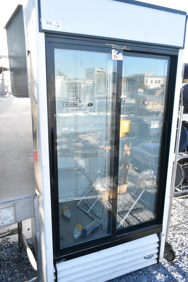True GDM-33 Metal Commercial 2 Door Reach In Cooler Merchandiser. 115 Volts, 1 Phase.  - Image 6 of 6