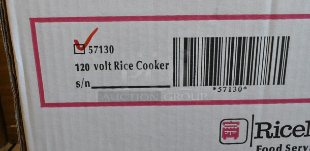 BRAND NEW SCRATCH AND DENT! RiceMaster Town 57130 60 Cup (30 Cup Raw) Stainless Steel Electronic Rice Cooker / Warmer. 120 Volts, 1 Phase. Tested and Working! - Image 4 of 4