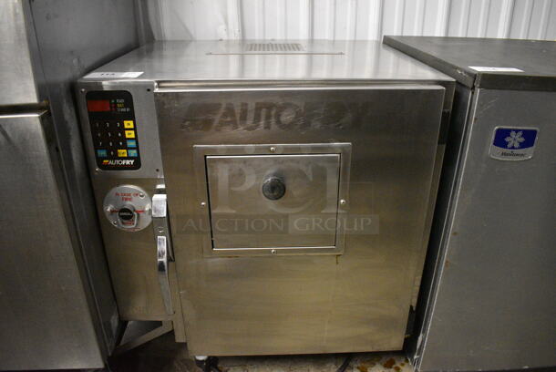 Autofry MTI10 Stainless Steel Commercial Countertop Electric Powered Ventless Fryer w/ Left Side Warming Strip. 240 Volts, 1 Phase. 28x26x29 - Image 1 of 8