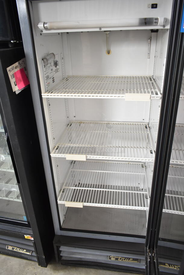 True GDM-12 Metal Commercial Single Door Reach In Cooler Merchandiser w/ Poly Coated Racks. 115 Volts, 1 Phase. Tested and Working! - Image 2 of 3