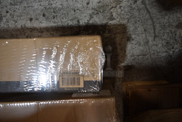 BRAND NEW IN BOX! Avantco 177SW60INC Stainless Steel Commercial 60" High Wattage Strip Warmer with Infinite Controls. 120 Volts, 1 Phase. - Image 5 of 5