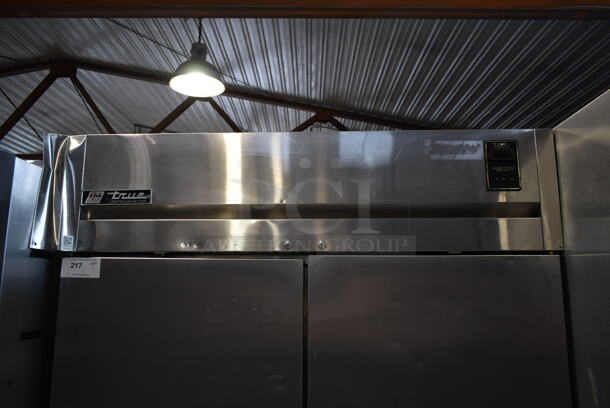 True TG2R-2S ENERGY STAR Stainless Steel Commercial 2 Door Reach In Cooler w/ Poly Coated Racks on Commercial Casters. 115 Volts, 1 Phase. Tested and Working! - Image 7 of 9