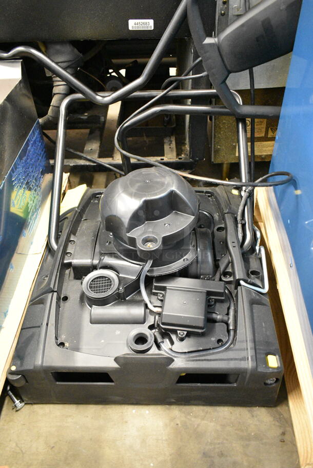 BRAND NEW SCRATCH AND DENT! 2024 Tornado BR 16/3 99406 16" Corded Walk Behind Cylindrical Floor Scrubber - 3 Gallon. 120 Volts, 1 Phase. Tested and Working! - Image 6 of 8