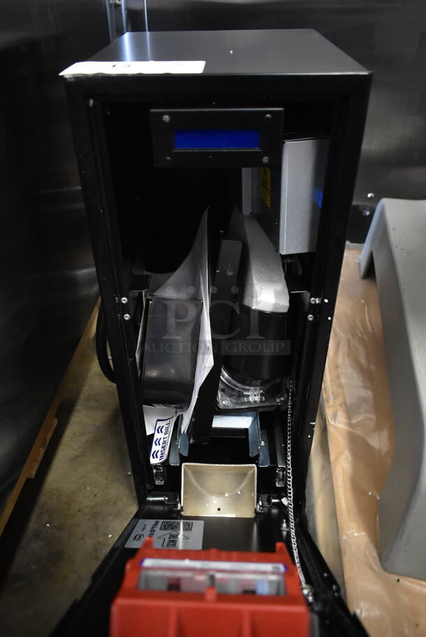 BRAND NEW SCRATCH AND DENT! Seaga CM1250 Metal Change Dispenser w/ Key. 115 Volts, 1 Phase.  - Image 3 of 5