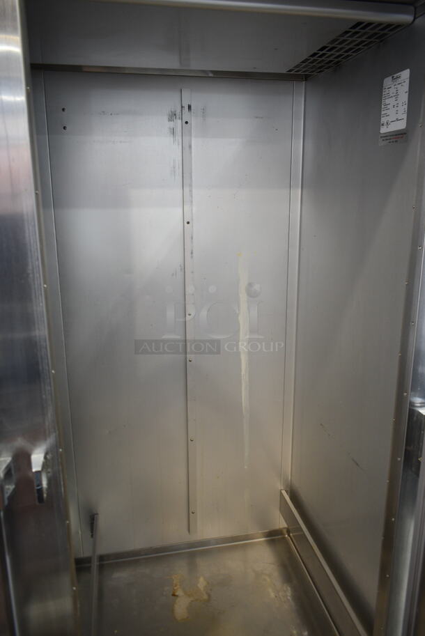 Traulsen ARI232LUT-FHS Stainless Steel Commercial 2 Door Roll In Rack Cooler w/ 2 Ramps. 115 Volts, 1 Phase. Tested and Working! - Image 3 of 5