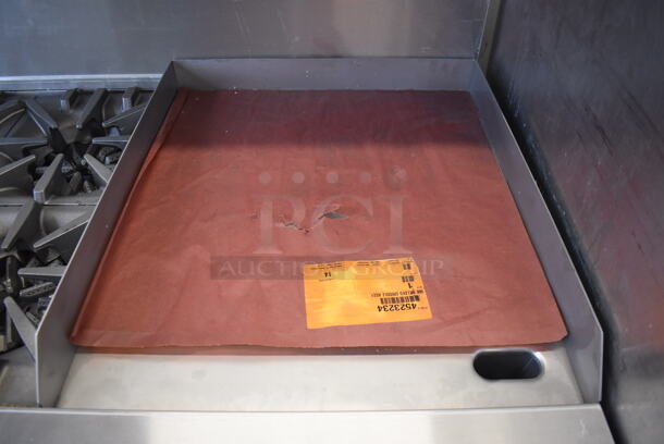 BRAND NEW SCRATCH AND DENT! Garland G60-6G24RR Stainless Steel Commercial Natural Gas Powered 6 Burner Range w/ Right Side Flat Top Griddle, 2 Ovens, Over Shelf and Back Splash. Missing 1 Leg and 1 Leg Is Bent. 310,000 BTU. 59x34x59. Tested and Working! - Image 3 of 11