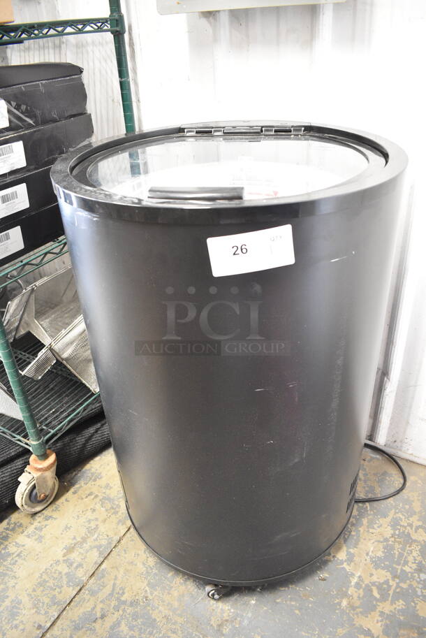 BRAND NEW SCRATCH AND DENT! Avantco 177BMF3B Metal Black Barrel Merchandiser Freezer on Commercial Casters. 110-120 Volts, 1 Phase. Tested and Working! - Image 2 of 7