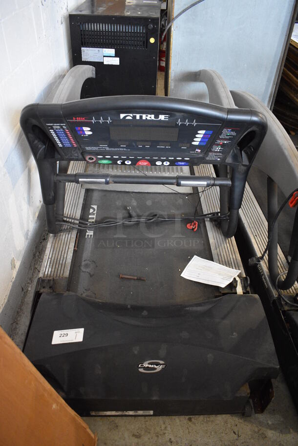 True Model ZTX 850HRC Treadmill. Comes In Two Pieces. 120 Volts, 1 Phase. 33x77x11, 33x28x53 - Image 2 of 4