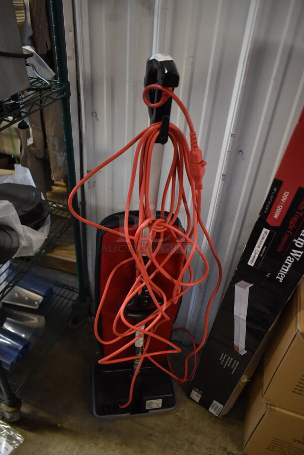 LIKE NEW! Hoover Superior Lite CH50200 12" Upright Vacuum Cleaner. Tested and Working! - Image 6 of 7
