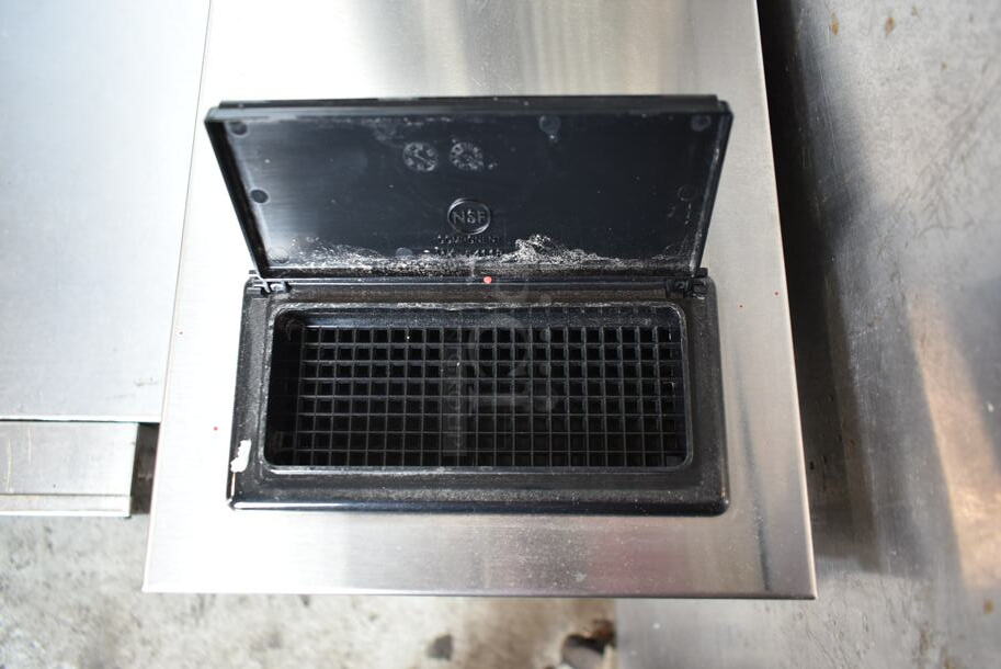 Curtis CAFE0AP10A000 Stainless Steel Commercial Countertop Coffee Machine w/ Poly Brew Basket. 120 Volts, 1 Phase. - Image 3 of 8