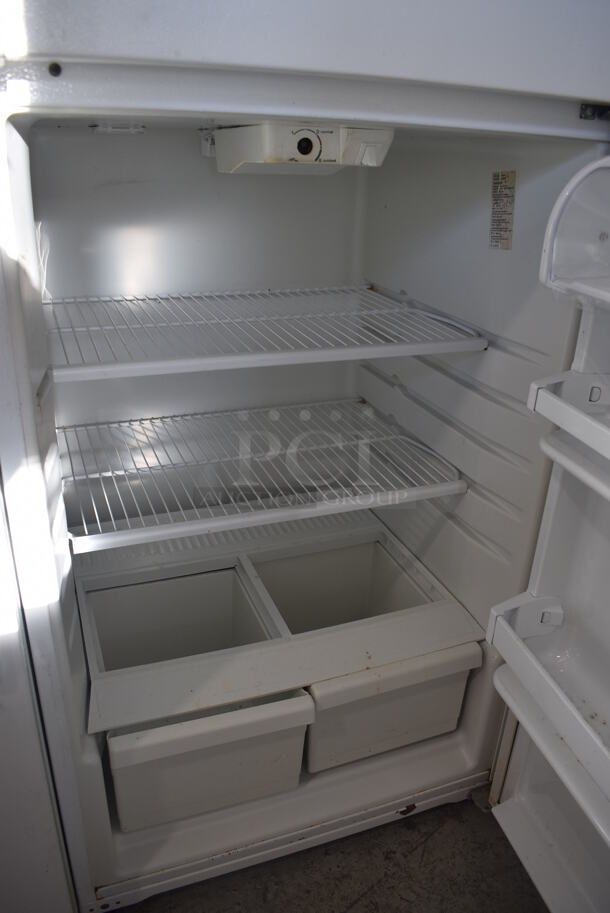 Whirlpool W4TXNWFWQ01 Metal Cooler Freezer Combo Unit. 115 Volts, 1 Phase. 28x28x64. Tested and Powers On But Does Not Get Cold - Image 6 of 7