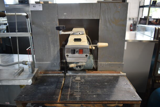 Black & Decker R 1450 Radial Arm Saw on Stand. Tested and Working! - Image 2 of 10