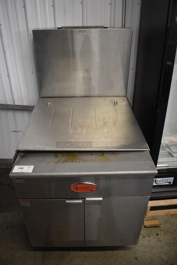 2021 Avantco 177FBF2424LP Stainless Steel Commercial Propane Gas Powered 170 Pound Capacity Funnel Cake / Donut Fryer. Used a Few Times at Trade Show. 120,000 BTU. 30x41x58. Tested and Working!