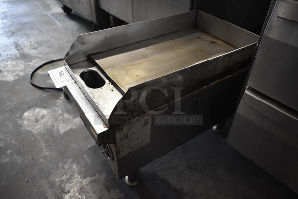 2014 Grindmaster Cecilware Stainless Steel Commercial Countertop Electric Powered Flat Top Griddle.  - Image 4 of 7