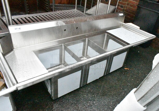 BRAND NEW SCRATCH AND DENT! Regency 600DDTS384RT 16-Gauge 7' Soiled / Dirty Dish Table with 3-Compartment Sink - 16" x 20" x 14" Bowls - Right Drainboard. No Legs.  - Image 2 of 9