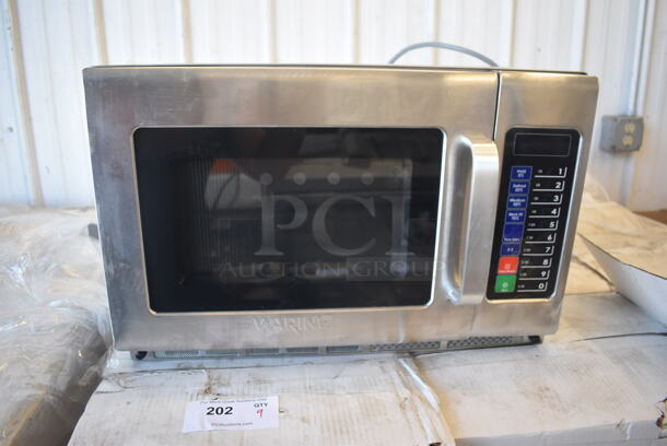 Waring Commercial WMO120 Microwave Oven in Original Box. 208-230 Volts