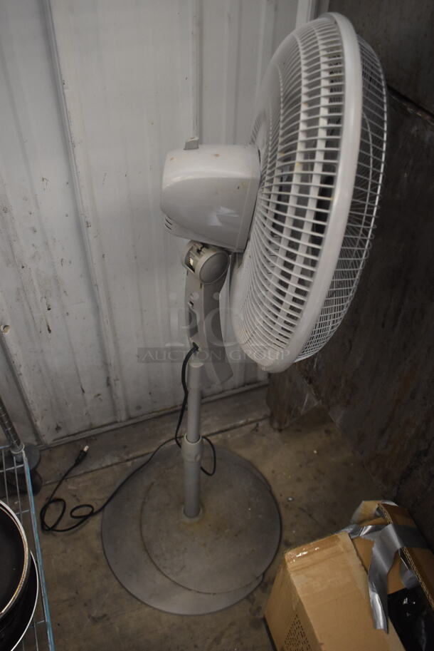 Lasko Floor Fan 115 Volt 1 Phase. Tested and Working!  - Image 3 of 4