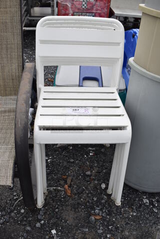 5 White Metal Patio Chairs. 17x19x31. 5 Times Your Bid!