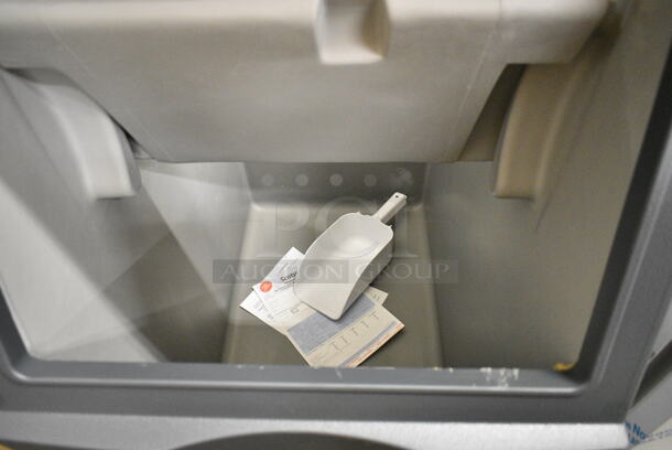 BRAND NEW! 2021 Scotsman B322S Ice Storage Bin 370 lb. Stainless Steel Exterior.   - Image 4 of 6
