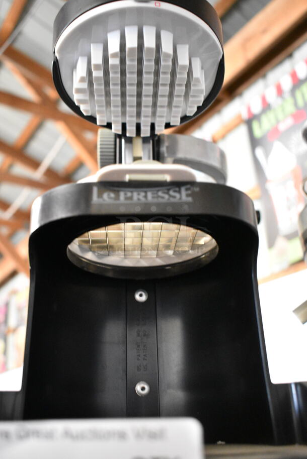Le Presse Countertop Manual Vegetable Cutter.  - Image 3 of 4
