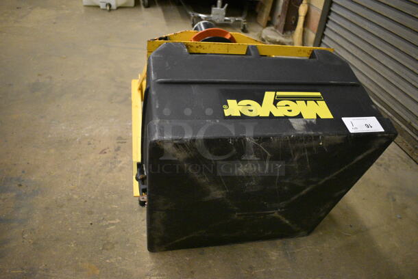 Meyer Metal Mini Spreader. (CSS) - Image 5 of 11