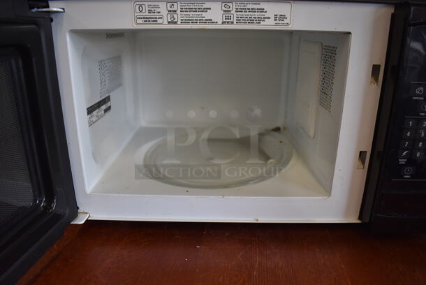 General Electric JES735BF 01 Metal Countertop Microwave Oven. 120 Volts, 1 Phase. 19x13x11 - Image 4 of 5