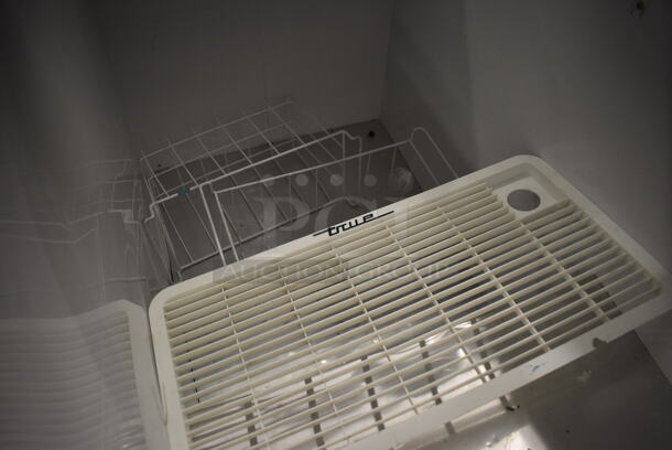 2016 True TFM-41FL Metal Commercial Chest Freezer Merchandiser on Commercial Casters. 115 Volts, 1 Phase. 41.5x26x36. Tested and Does Not Power On - Image 6 of 6