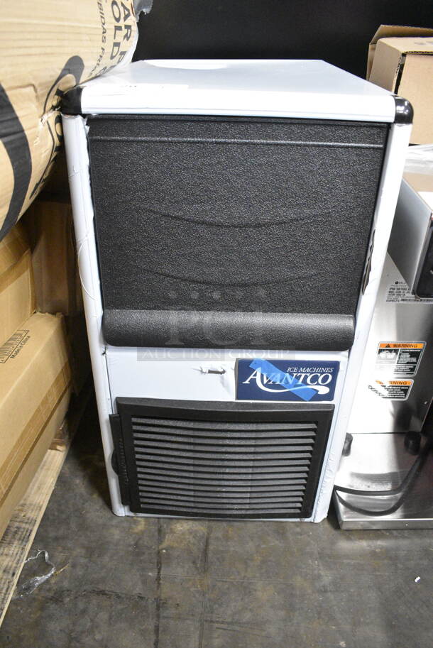 BRAND NEW SCRATCH AND DENT! 2024 Avantco 194UCB77A Stainless Steel Commercial Undercounter Bullet Ice Machine - 96 lb. 115 Volts, 1 Phase.  - Image 2 of 7