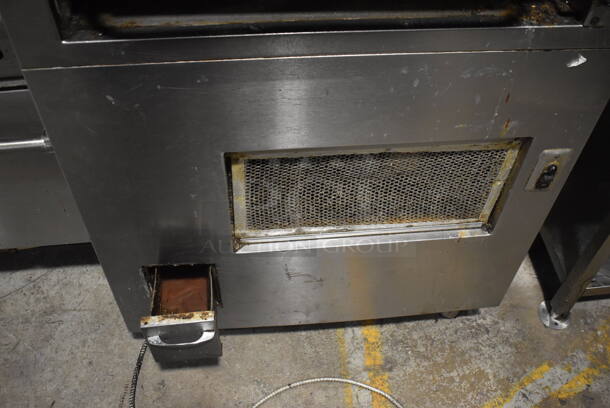 Stainless Steel Commercial Floor Style Natural Gas Powered Vertical Broiler. - Image 5 of 6