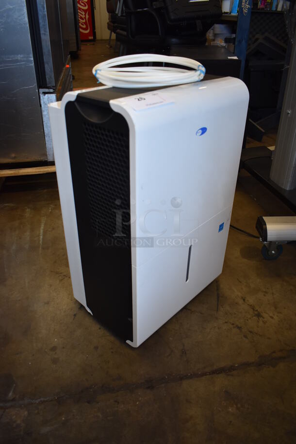 BRAND NEW SCRATCH AND DENT! Whynter Metal Portable Dehumidifier on Casters. 115 Volts, 1 Phase. Tested and Working! - Image 2 of 6