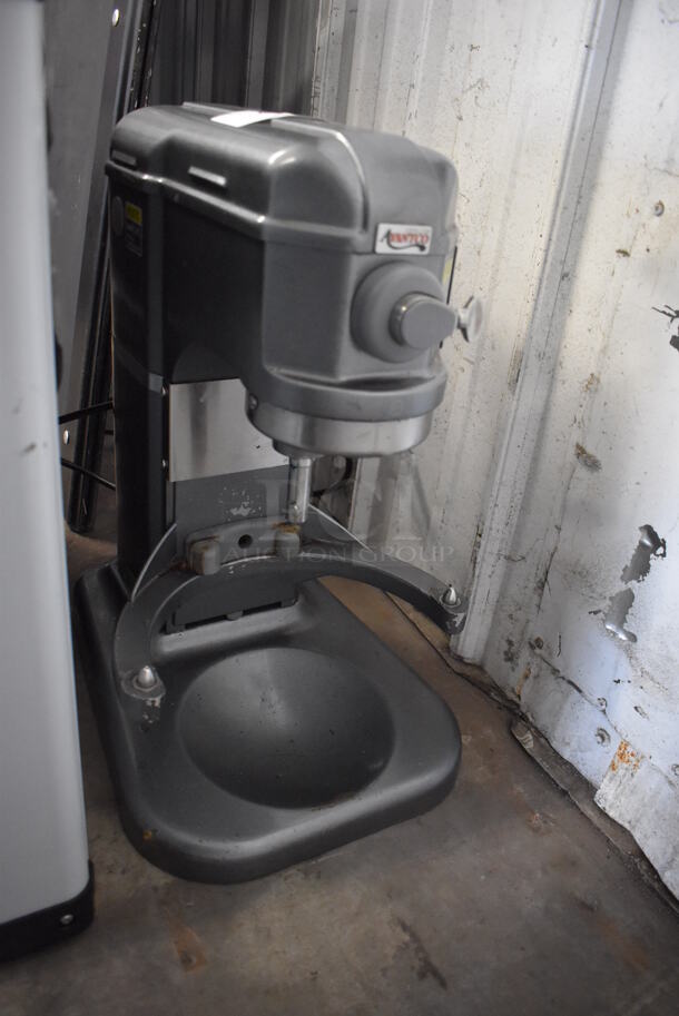 Avantco 177MIX8GY Metal Countertop 8 Quart Planetary Dough Mixer. 120 Volts, 1 Phase. 12x15x19. Tested and Does Not Power On - Image 3 of 5