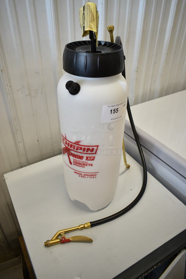 BRAND NEW SCRATCH AND DENT! Chapin 22049XP Xtreme 3 Gallon Open Head Poly Concrete Sprayer - Image 2 of 6