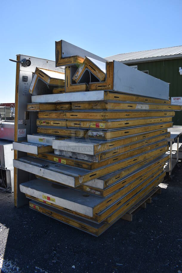 2 Kolpak Walk In Boxes That Make Up One 18'x8'x7' Combo Box w/ Bohn Model ADT065AK 115 Volt, 1 Phase Condenser, Bohn Model LET065BK 208-230 Volt, 1 Phase Condenser, Russell Model RLH080M44-D 208 Volt, 1 Phase Compressor and Russell Model RLH165L44-E 208 Volt, 3 Phase Compressor. 2 Times Your Bid! - Image 11 of 12
