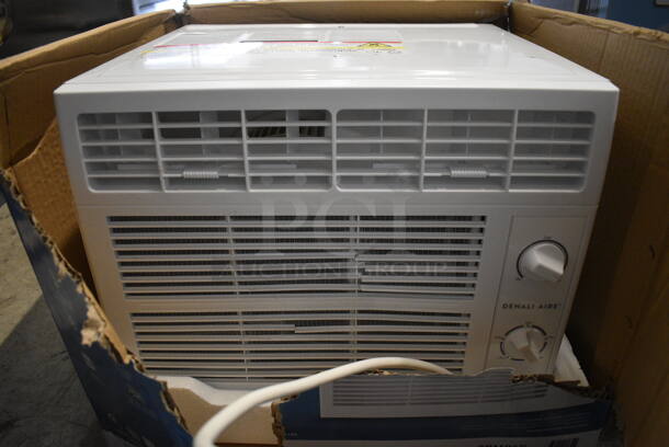 IN ORIGINAL BOX! Denali Aire 2DMC5K Metal Window Mount Air Conditioner. 115 Volts, 1 Phase. 16x15x14 - Image 5 of 8