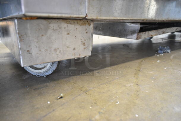 Traulsen RDT 2-24 DUT Stainless Steel Commercial Dual Temperature Cooler Freezer on Commercial Casters. 115 Volts, 1 Phase. Tested and Working! - Image 3 of 11