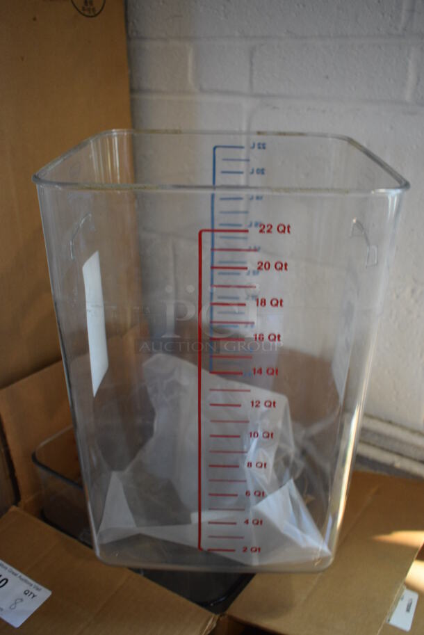 8 BRAND NEW IN BOX! Rubbermaid 22 Quart Clear Poly Containers. 10.5x11x14.5 8 Times Your Bid!