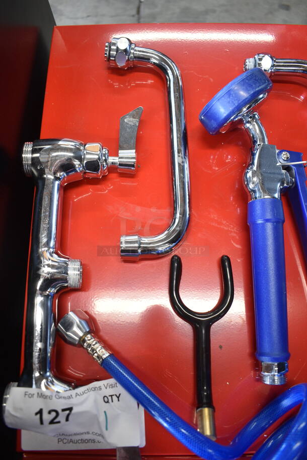 BRAND NEW SCRATCH AND DENT! Faucet, Handles and Spray Nozzle.  - Image 4 of 6