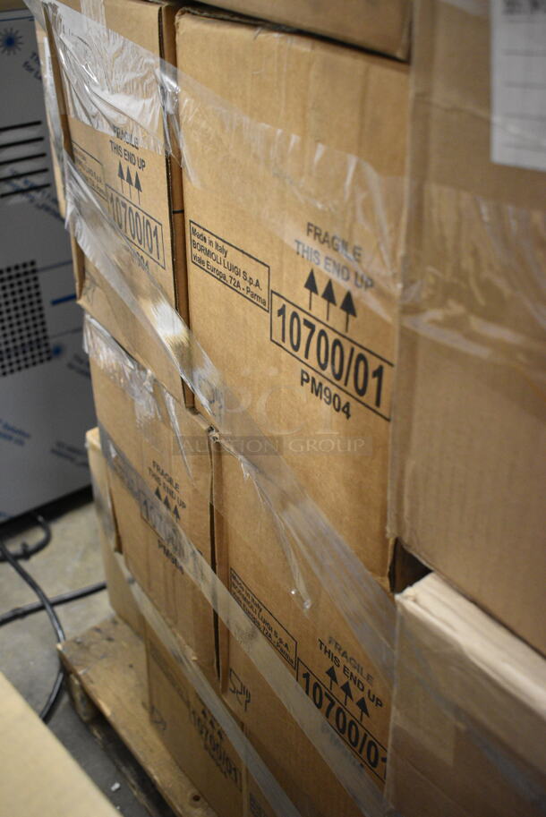 PALLET LOT of 25 BRAND NEW! Items Including High Chair, DBO176WHP21 Soho Bowls, Capri Dome Large, Vollrath 47143 Dishers, 2 Box Medium Rectangular Platters, TableCraft RBAM300 Bamboo Risers, 4 Box PM904 10700/01, 10047968 Digital Scale 400 Pounds, Carlisle 43668 Tumblers, TR11G-4 Rack, PM907, PM904, Advance Tabco 10306115, Bon Chef 52055PWHT Spacer Bar, Cal-Mil Display Riser, Carlisle KL11902 Bowl Kingline Rim Nappy, Steelite Coupe Plates, American Metalcraft Serving Tongs, Vollrath TR11G-44 Glass Rack. 25 Times Your Bid! - Image 12 of 12