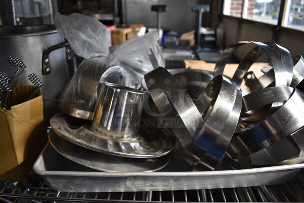 ALL ONE MONEY! Tier Lot of Various Metal Items Including Muffin Baking Pans, Stock Pot - Image 4 of 7