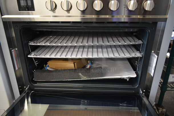 BRAND NEW SCRATCH AND DENT! KoolMore KM-FR36EE-SS Stainless Steel Commercial Electric Powered 5 Burner Range w/ Oven. 240 Volts. - Image 5 of 7